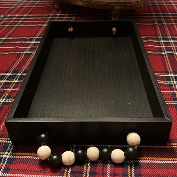 Black wooden tray with beaded handle & black white polka dotted vase. - Picture 2 of 3
